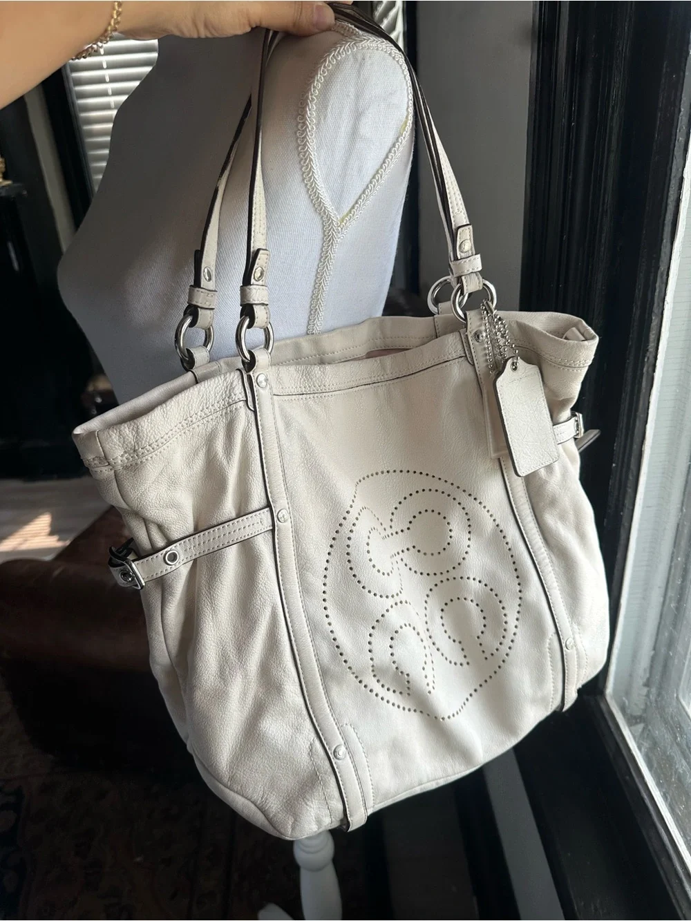 Coach vintage Ivory Perforated Logo Leather Shoulder Bag - Picture 1 of 14
